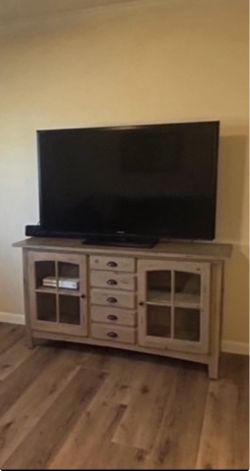 TV Stand and TV