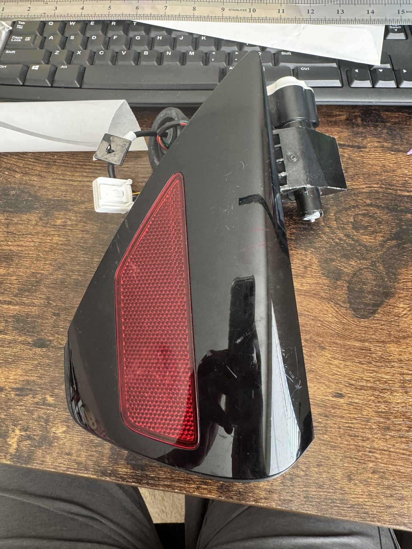 TESLA MODEL 3 Y HIGHLAND JUNIPER OEM CHARGE PORT DOOR FLAP COVER LEFT DRIVER Used but good working, has a little crack on the photo but does not af