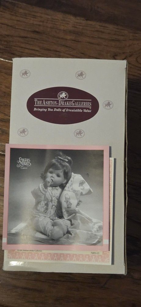 Ashton Drake Galleries "Jesus Loves Me" Precious Moments Doll