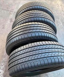 245/60/18Michelin vendo un set de llantas usadas excelente condiciones de vida las 4 ✅🤩I am selling a set of used tires, all 4 in excellent living co