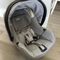 CHICCO Keyfit 35 Infant Car Seat + Base 
