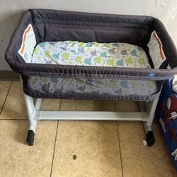 Baby Boy Bedside Bassinet Dream Nest Spit Up Pillow 