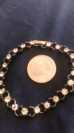 Rhinestone bracelet with tiny black beads 7"