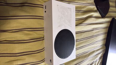 Xbox Series S Console 2tb Seagate storage and 160hz monitor