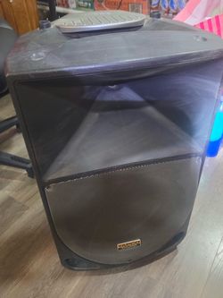 Tapco Thump Powered PA Speaker