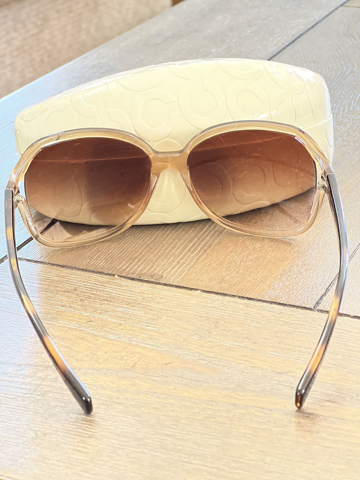 Coach Sunglasses HC 8088 L927 Selma for Sale in Torrance, CA - OfferUp