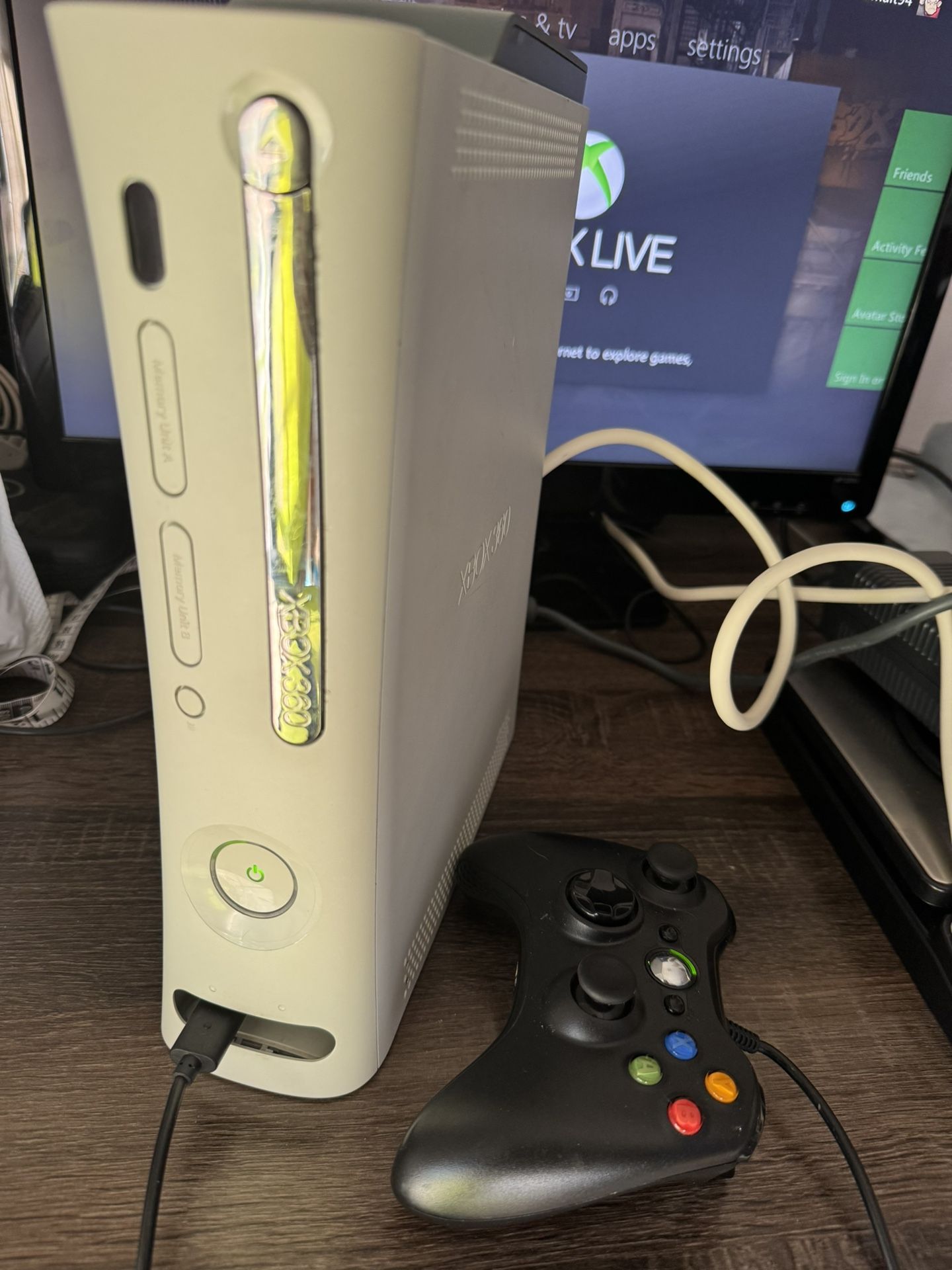 Xbox 360 60 Gb HDD One Controller No Games