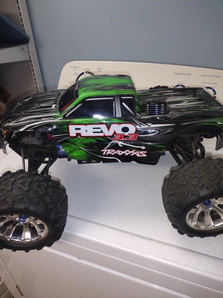 Traxxas Revo 3.3
