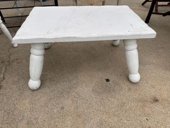 Small child table