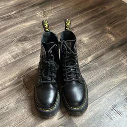 Black Dr. Martens Jadon