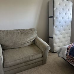 Pull Out Loveseat 