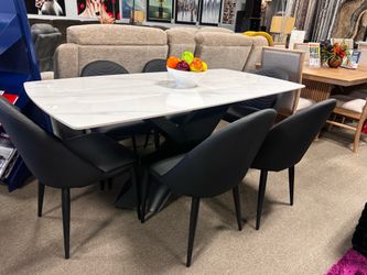 Elegant modern dining table set! $1499 🖤☎️✨