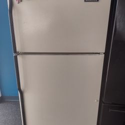 20 Cubic Foot Fridge 