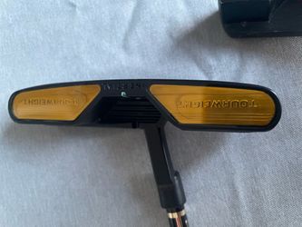 Golf putter