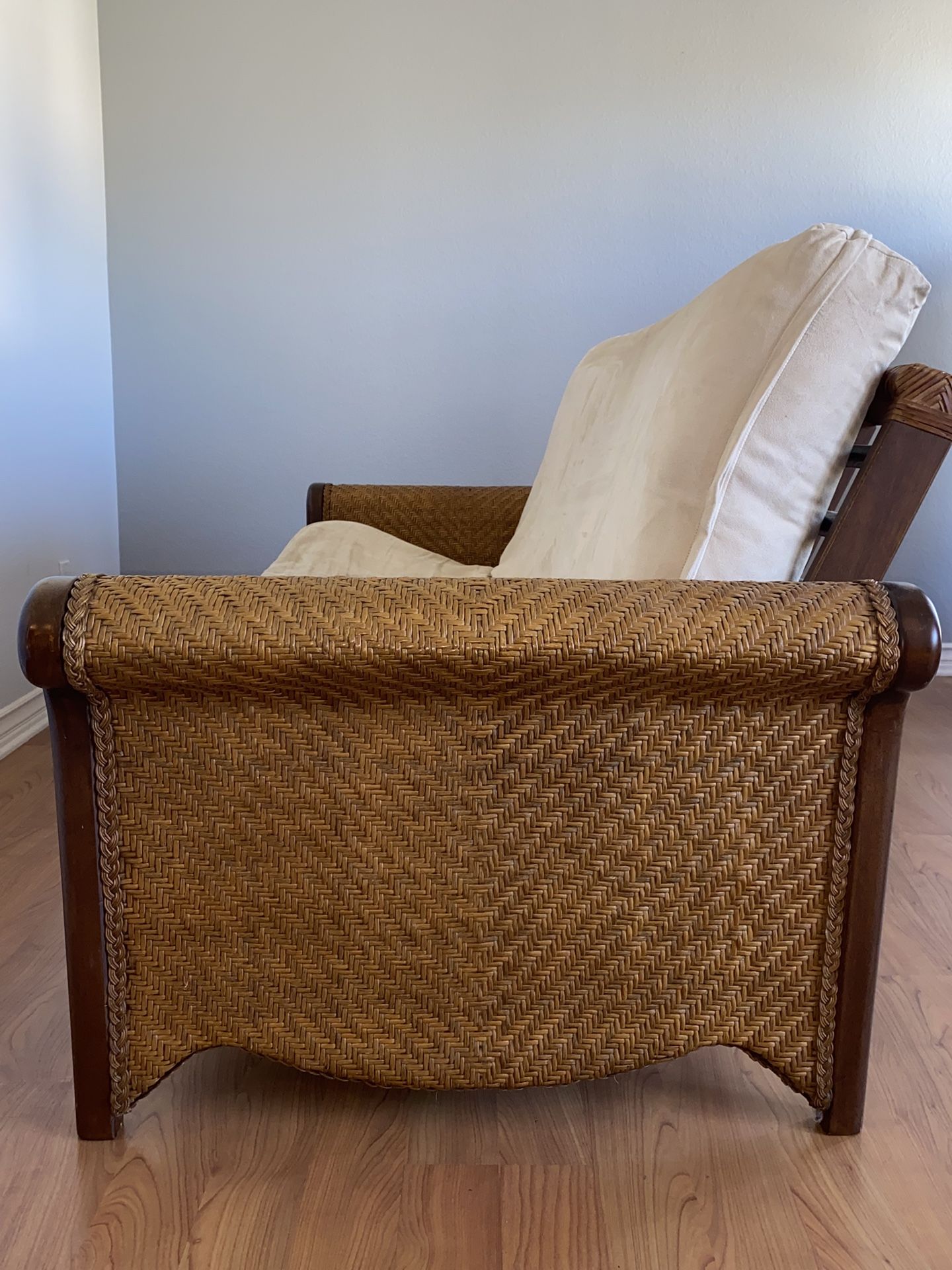 Interwoven Basketweave Design Wooden Futon Couch Bed with Full Mattress