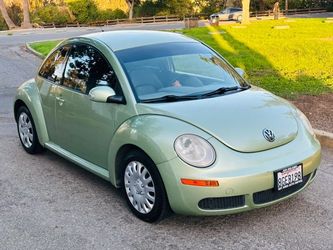 2010 Volkswagen New Beetle
