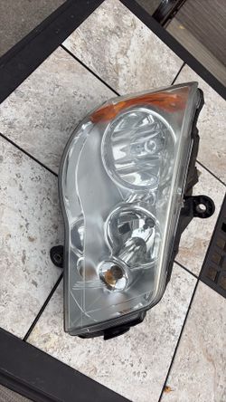 Right side headlight for 2011 Dodge Caravan
