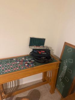 CRAFTSMAN STYLE OAK CASINO GAME TABLE,