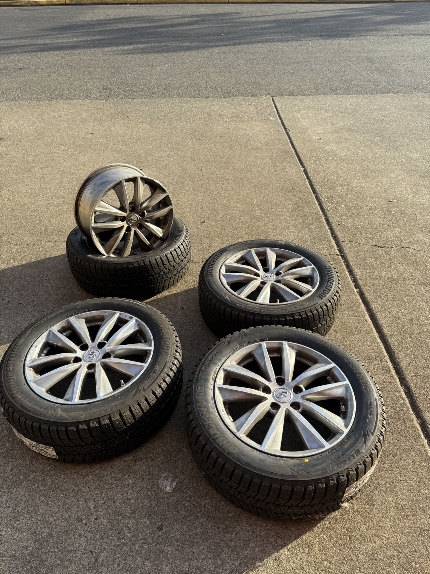 225/55R17 Bridgestone Blizzak Tires