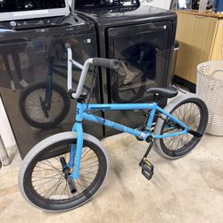 Mongoose Jumping/Trick Bike 20 Inch