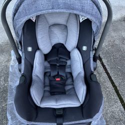 Nuna Mixx 2 infant car seat (in Des Moines)