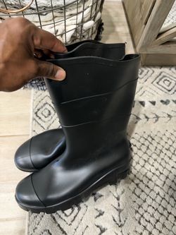 Black Rubber Rain Boots