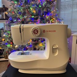Singer MX60 Sewing Machine — Never Used