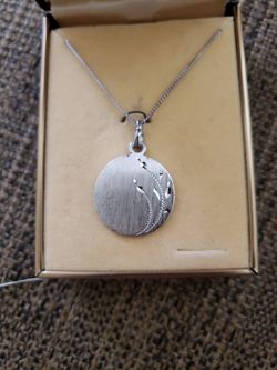 La Mode Originals vintage silver pendant