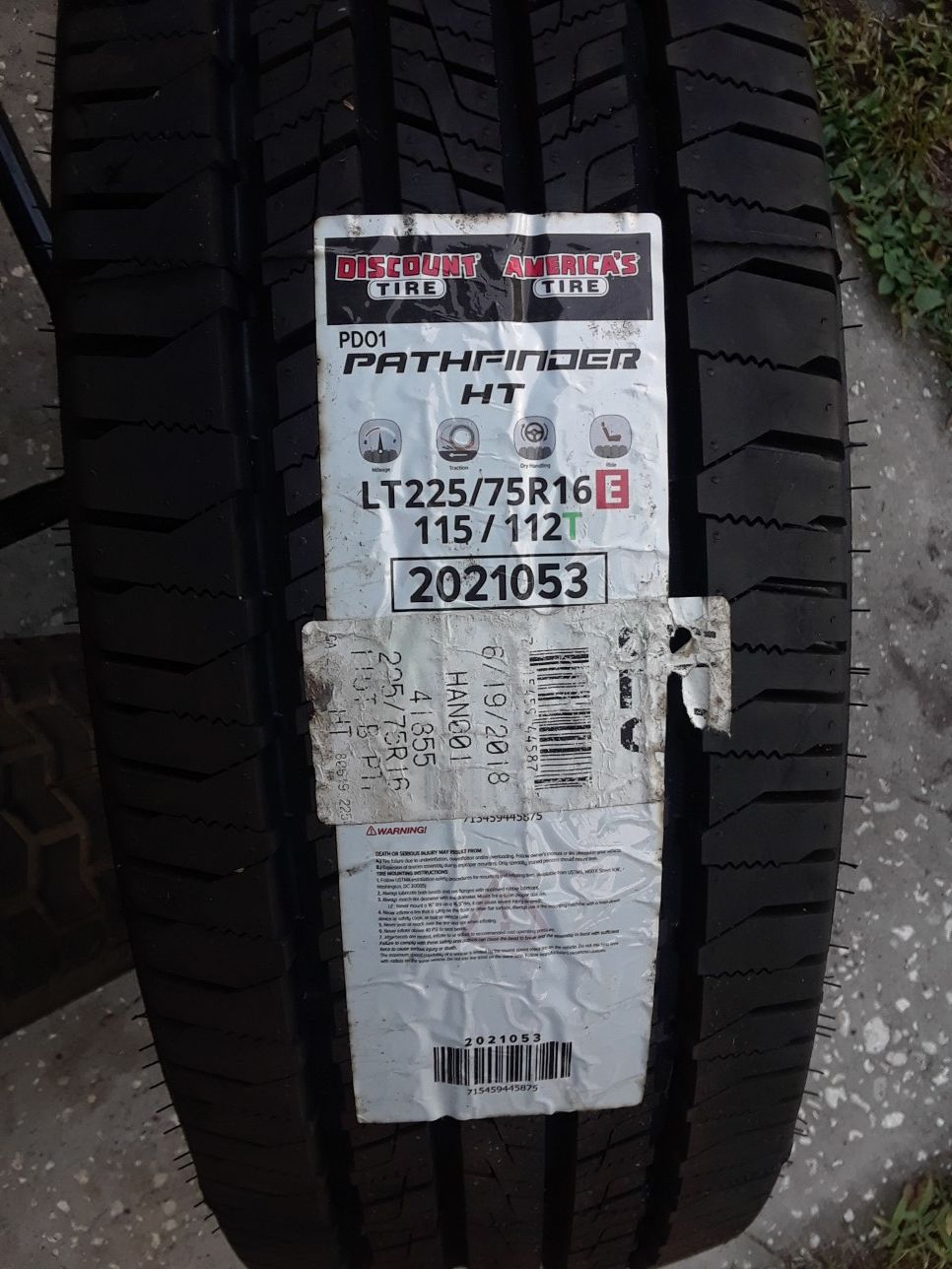 New pathfinder tire LT 225-75r-16