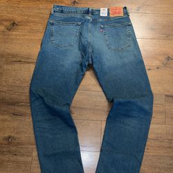 Levi’s 505 Regular Fit men’s jeans