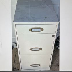 3 Drawer Lockable Filing Cabinet 