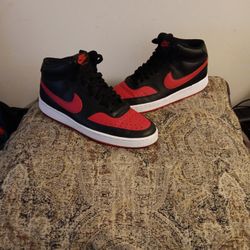 Nike Court Vision Mid Bred