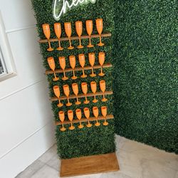 Champagne stand/wall 