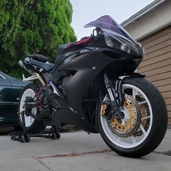 04 Yamaha R1