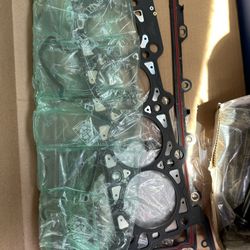 5.4 Triton Engine Gasket Set And Head Bolts 