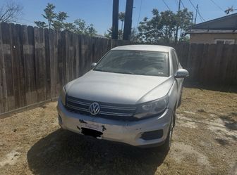 2012 VW Tiguan gray