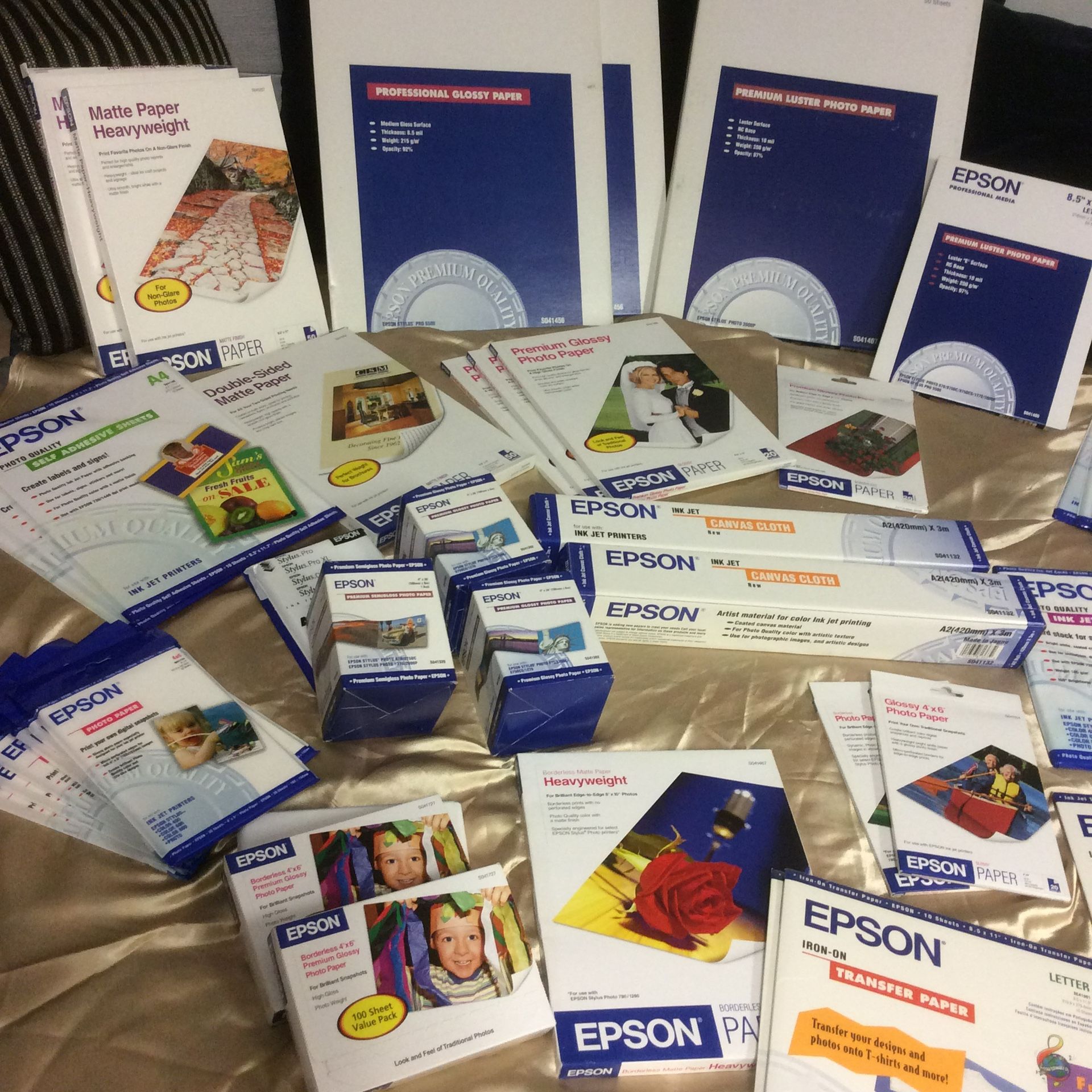 EPSON Inkjet Photo Printing Paper in Different Sizes And Types. 
