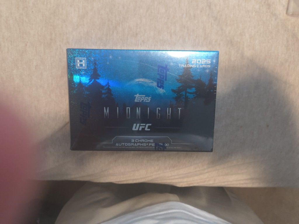 Topps Midnight UFC Hobby Box 2025