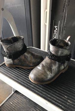 Boots size 9 toddler girls