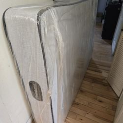 Beauty rest Br800 Full Sized Matress NEW