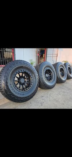 17" LOCK GRIT w/ Hankook 33" Tires