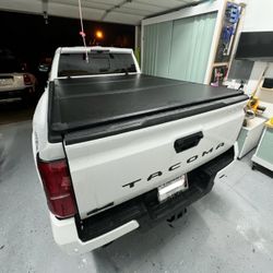 Toyota Tacoma 2016-2025 Tonneau Cover 6’ Bed
