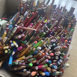 Color Pencils with Electric pencil sharpener - Colored art supplies
