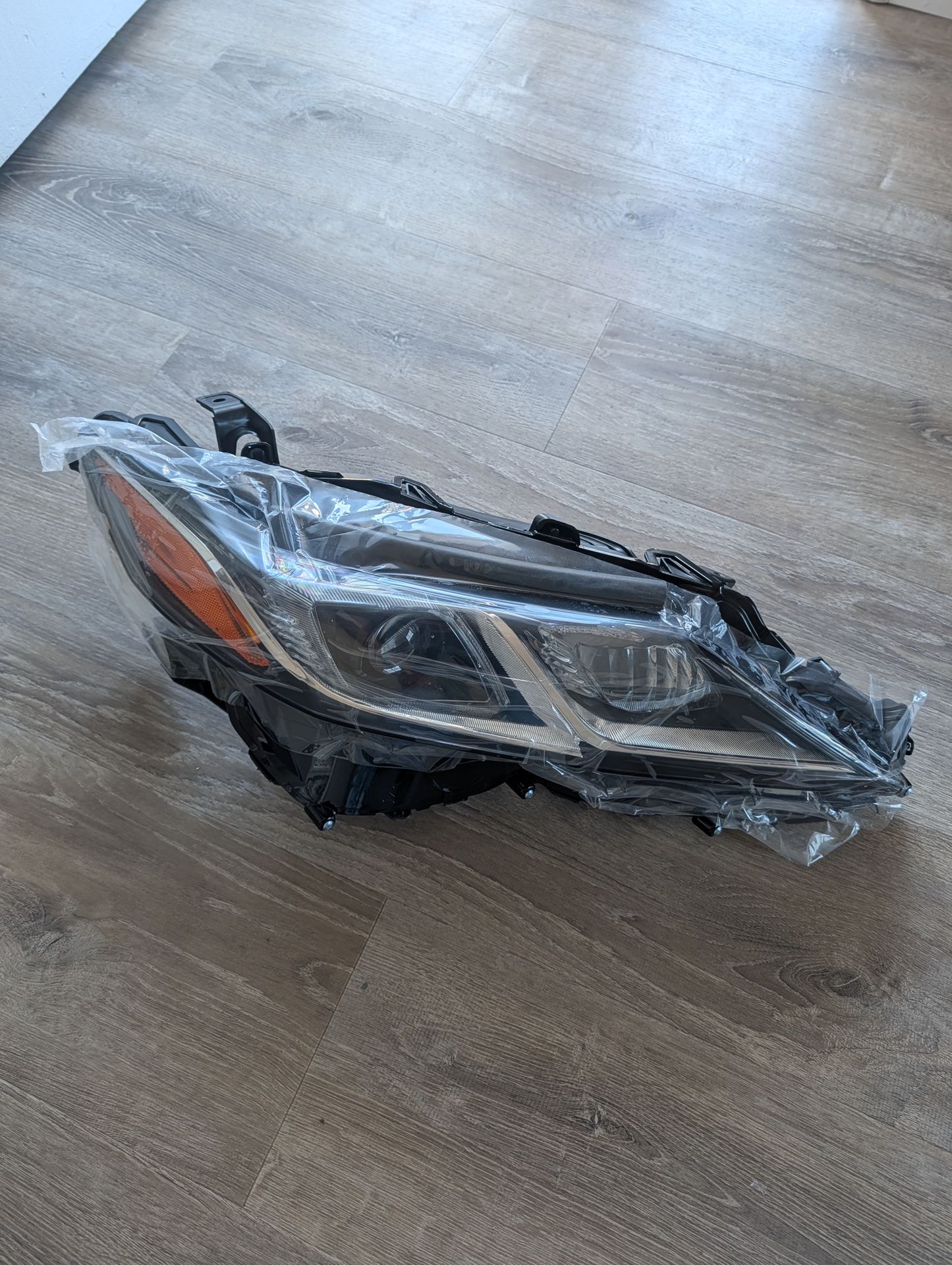 Headligth Toyota Camry hybrid 18 19 20 21 22 23