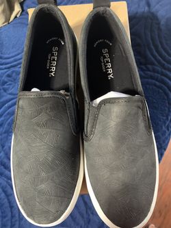 New Sperry leather sneakers 