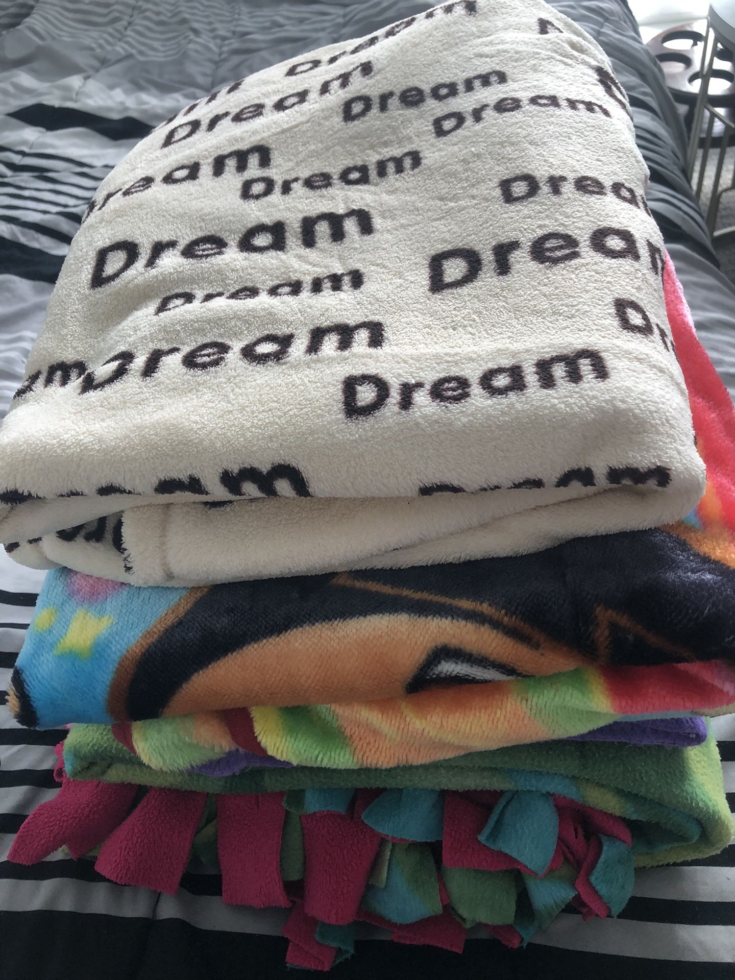 5 blankets, all for $20