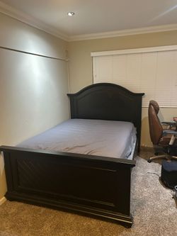 Queen size bed real wood