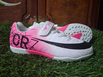 Kids 12.5c turf soccer cleats