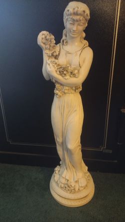 Greek Goddess Garden Statue 
