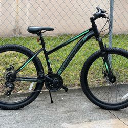 SCHWINN SIDEWINDER MOUNTAIN BIKE, LIKE NEW